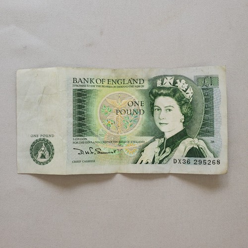 Bank england one pound note - of,